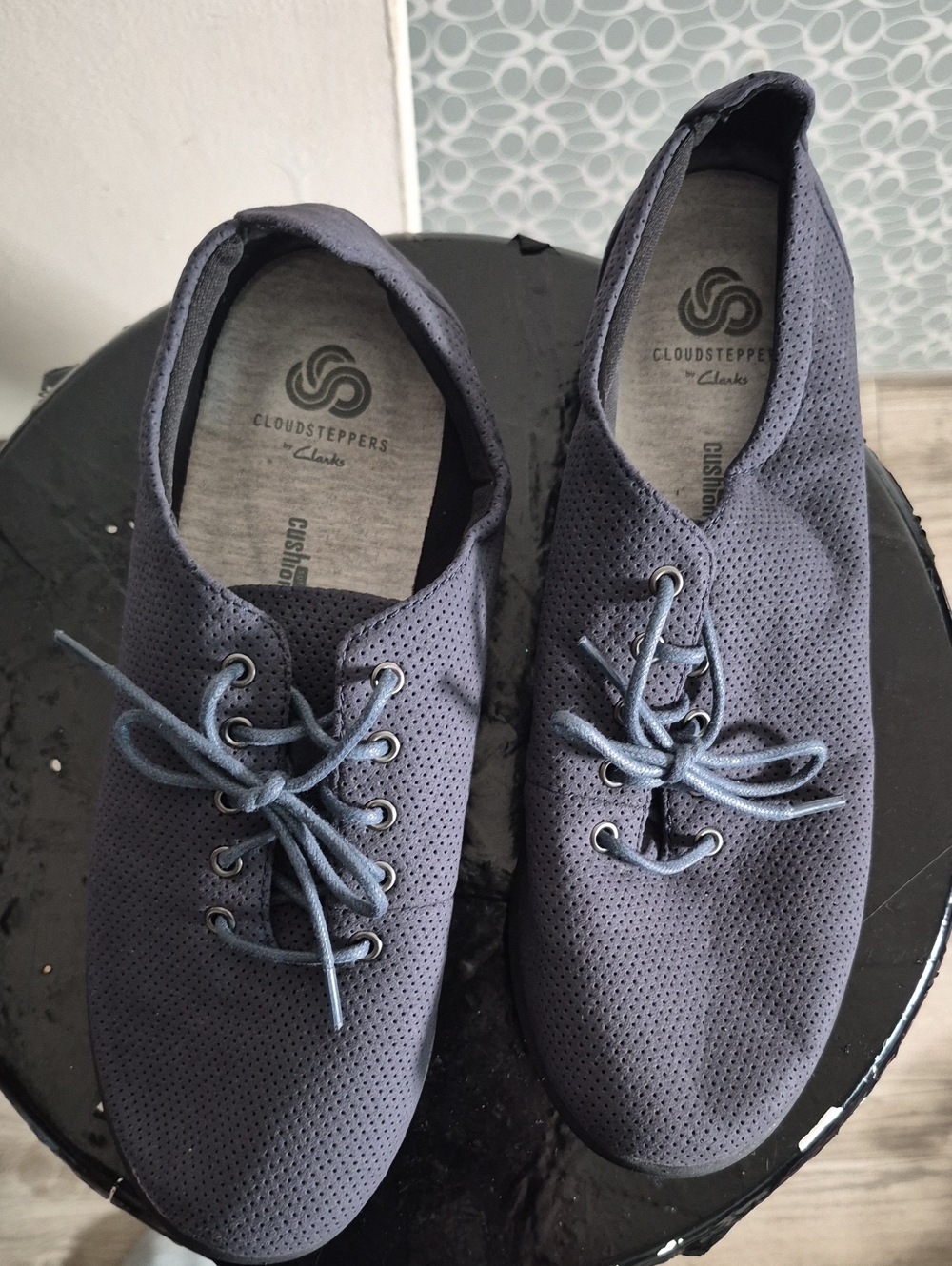 Clarks Cloudsteppers Dark Blue Perforated Lace-Up Oxfords Mens Sz 7.5
